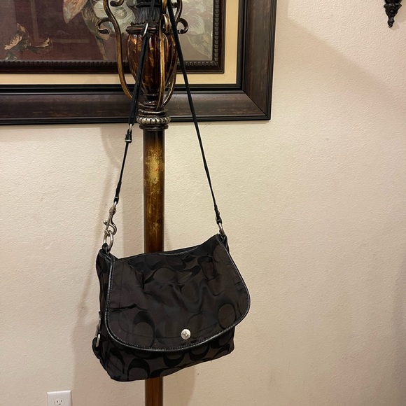 Coach, please check all picture of condition - Picture 4 of 17